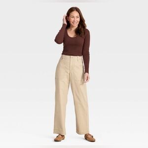 Universal Threads Woman’s Mid Rise Straight Leg Cargo Pants